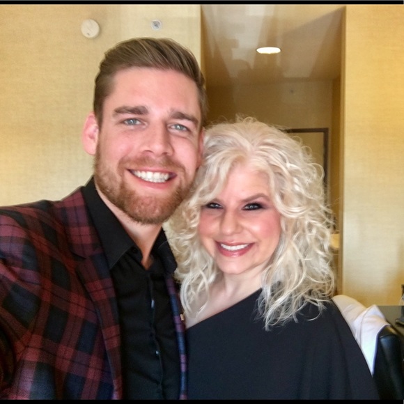 Meet your Posher, Jessica - Picture 1 of 1